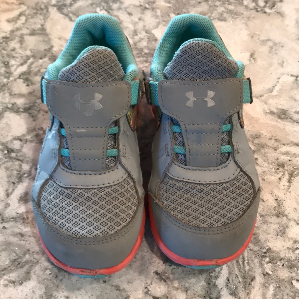 Toddler UA tennis shoes